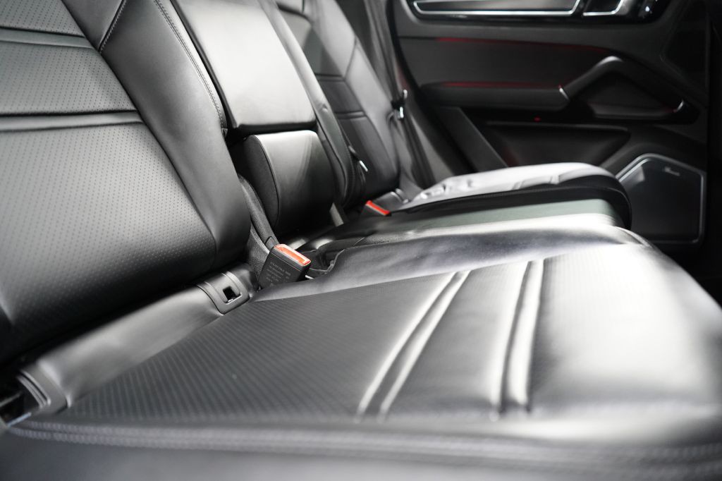 2023 Porsche Cayenne Image 31