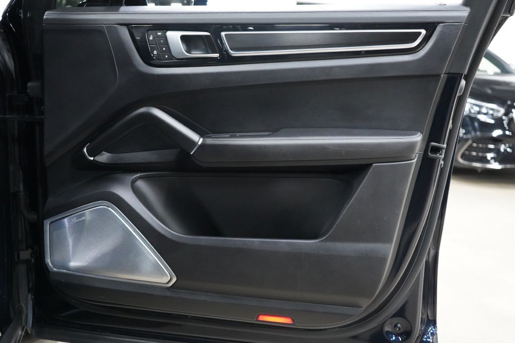 2023 Porsche Cayenne Image 34