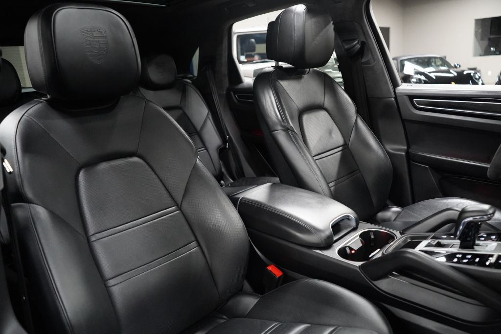 2023 Porsche Cayenne Image 36