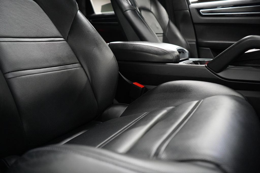 2023 Porsche Cayenne Image 37