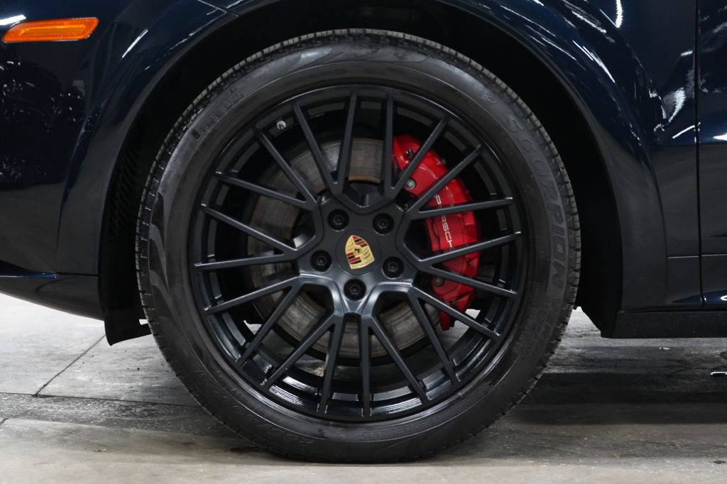 2023 Porsche Cayenne Image 41