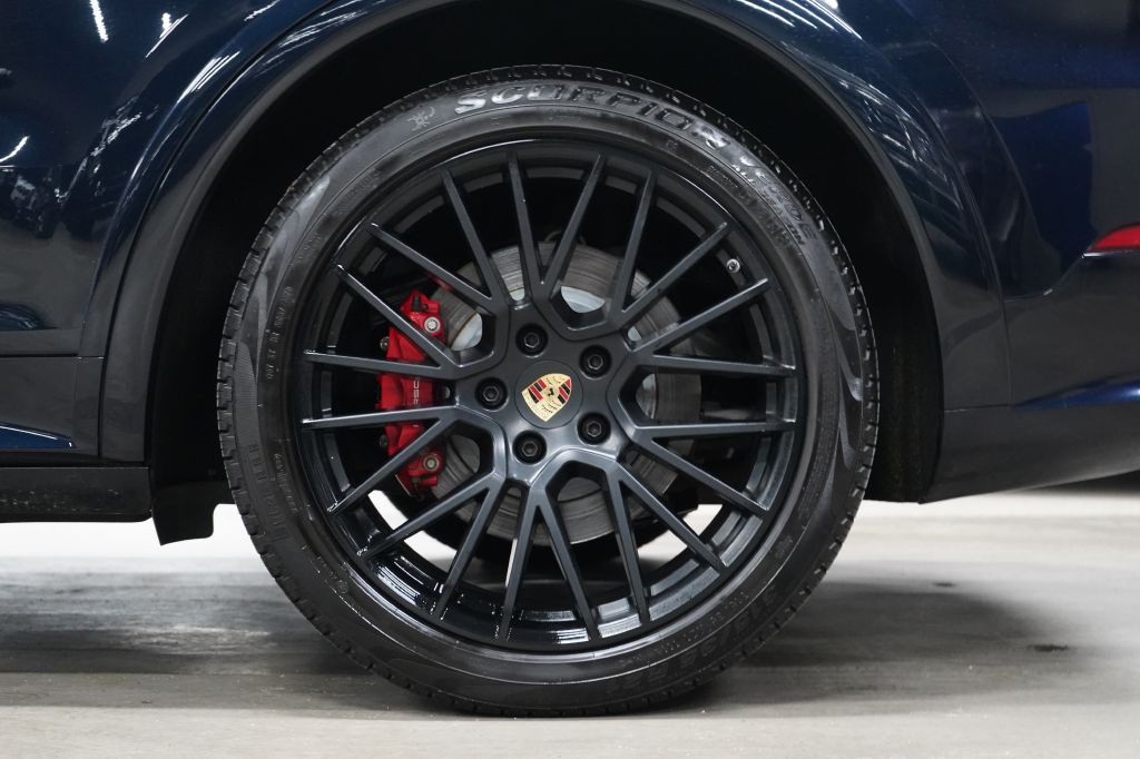 2023 Porsche Cayenne Image 42