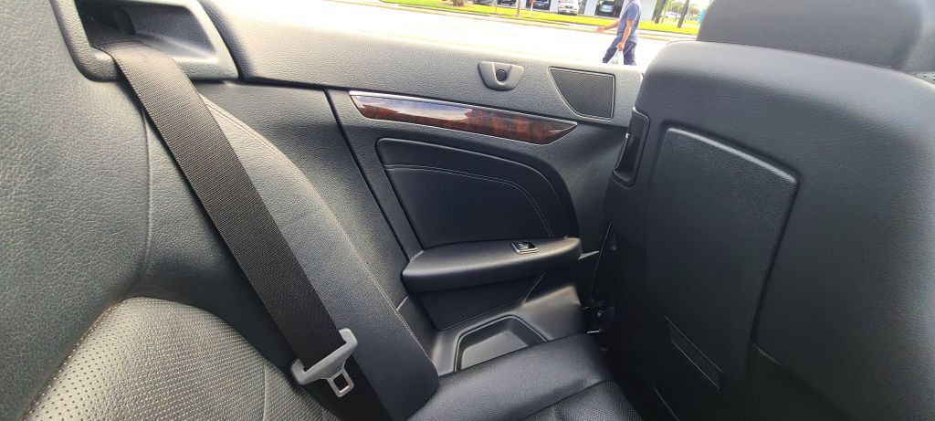 2014 Mercedes-Benz E-Class Image 40