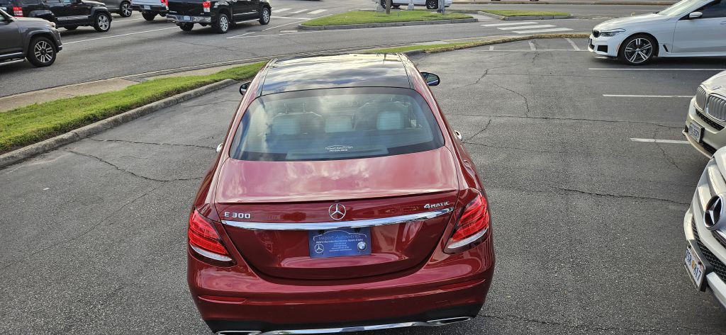 2017 Mercedes-Benz E-Class Image 9