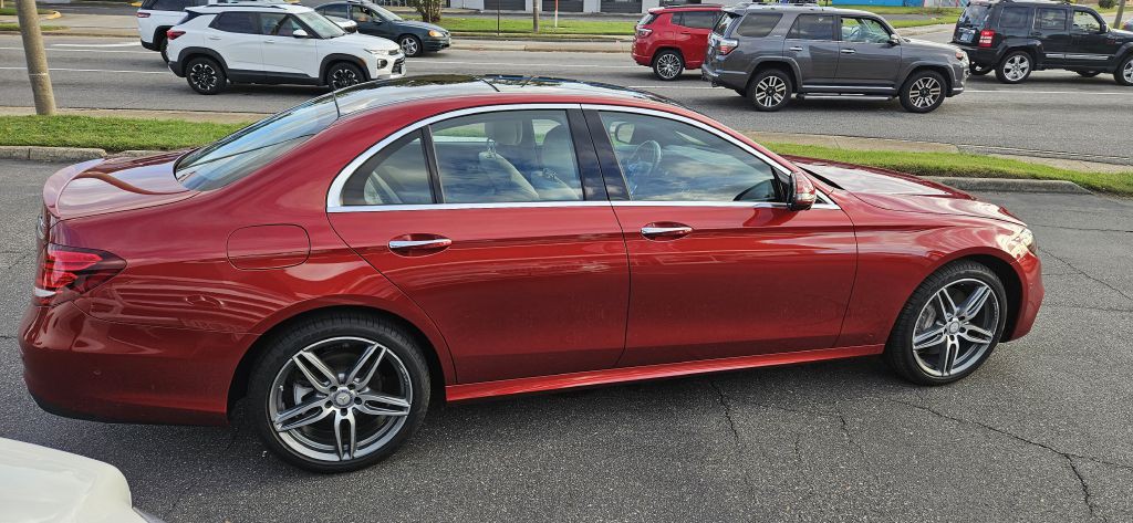 2017 Mercedes-Benz E-Class Image 11