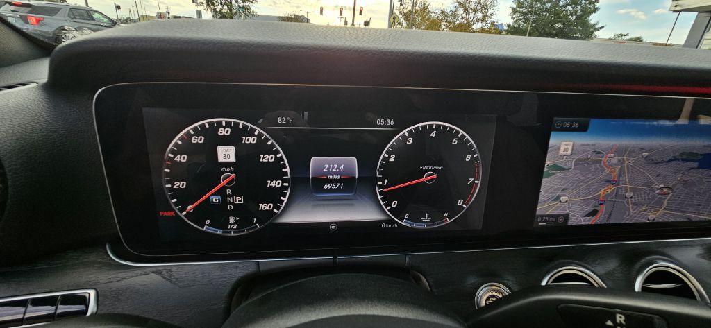 2017 Mercedes-Benz E-Class Image 26