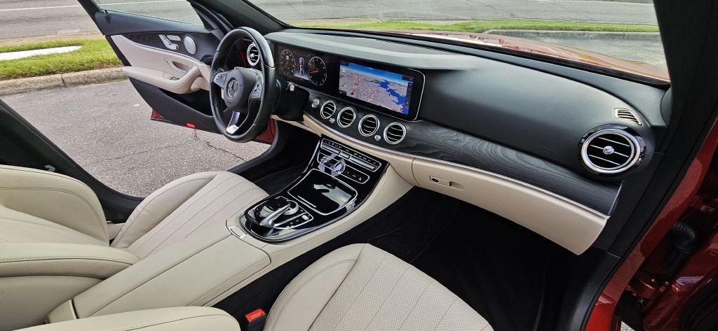 2017 Mercedes-Benz E-Class Image 34