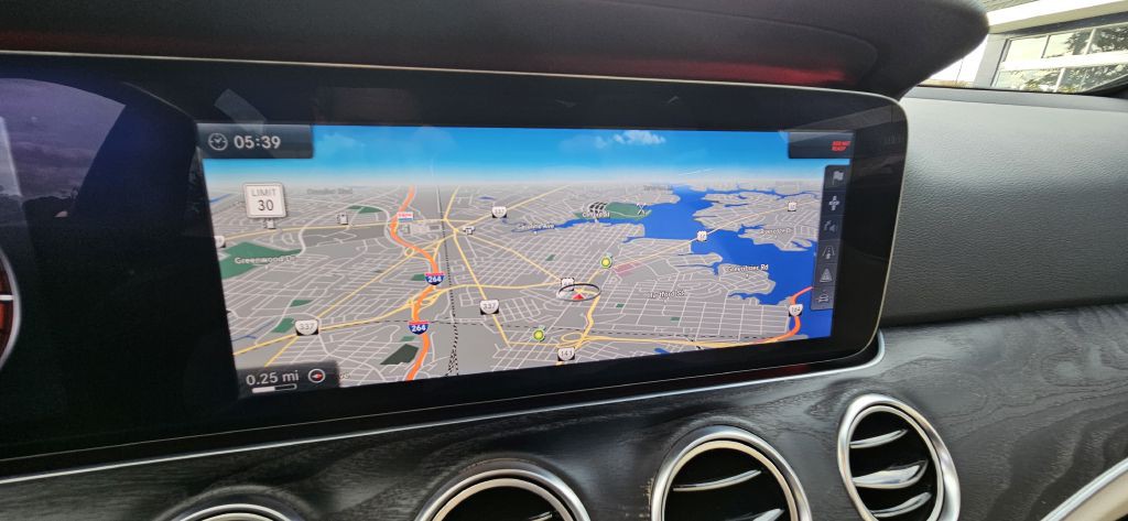 2017 Mercedes-Benz E-Class Image 55