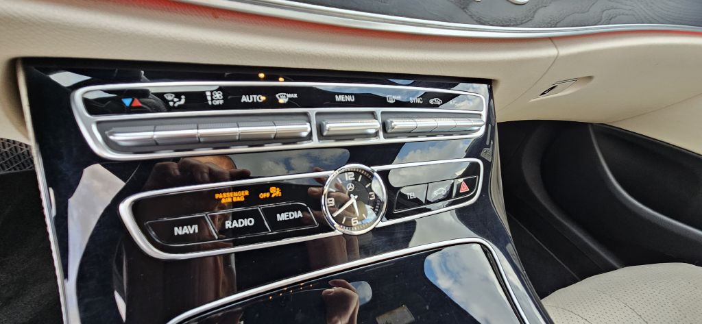 2017 Mercedes-Benz E-Class Image 59
