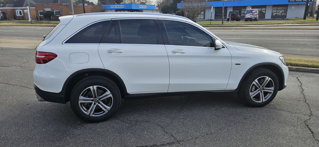 2019 Mercedes-Benz GLC-Class Image 9