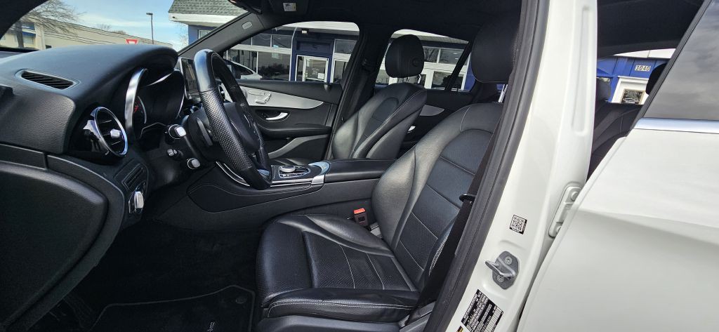 2019 Mercedes-Benz GLC-Class Image 17