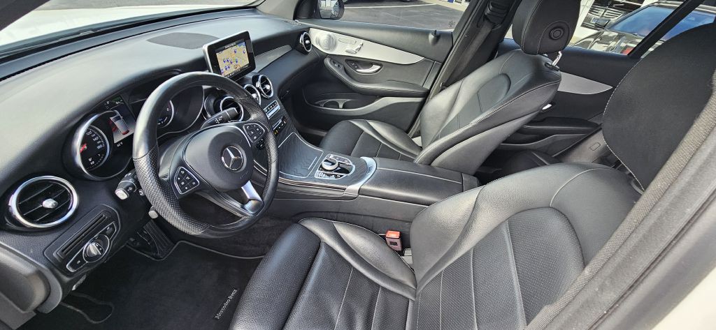 2019 Mercedes-Benz GLC-Class Image 18