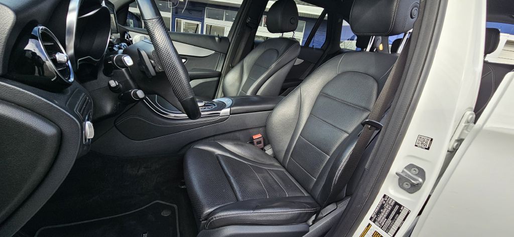 2019 Mercedes-Benz GLC-Class Image 24