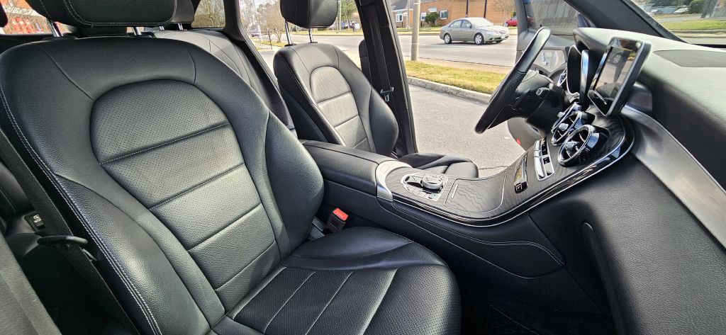 2019 Mercedes-Benz GLC-Class Image 27