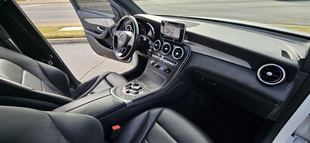 2019 Mercedes-Benz GLC-Class Image 28