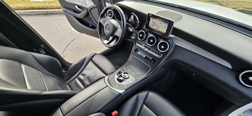 2019 Mercedes-Benz GLC-Class Image 31