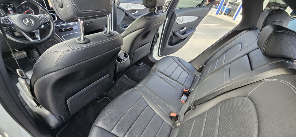 2019 Mercedes-Benz GLC-Class Image 36