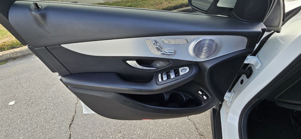 2019 Mercedes-Benz GLC-Class Image 37