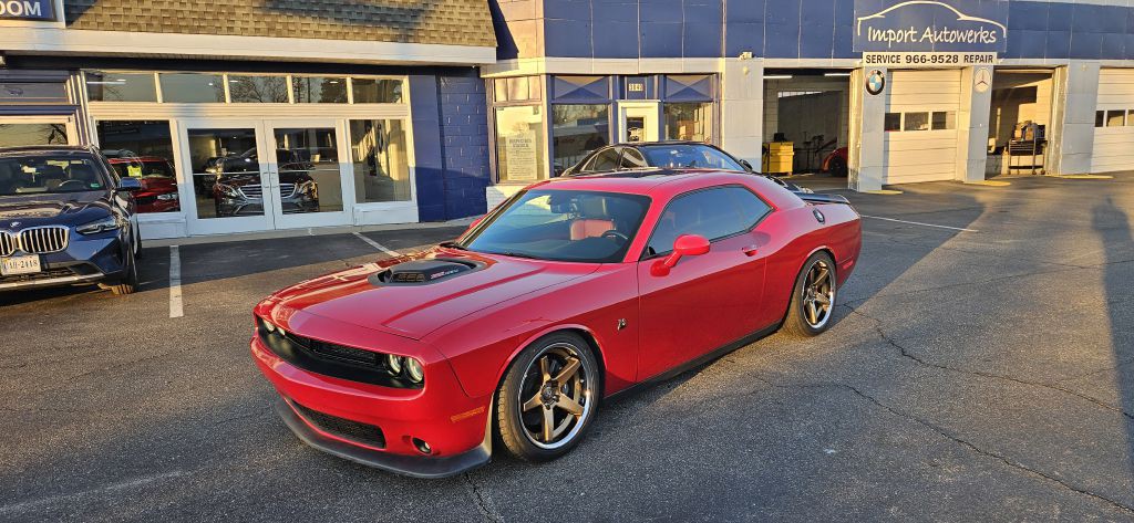 2016 Dodge Challenger Image 1