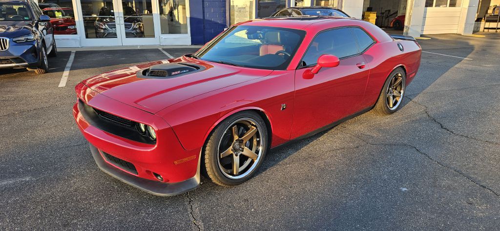 2016 Dodge Challenger Image 2