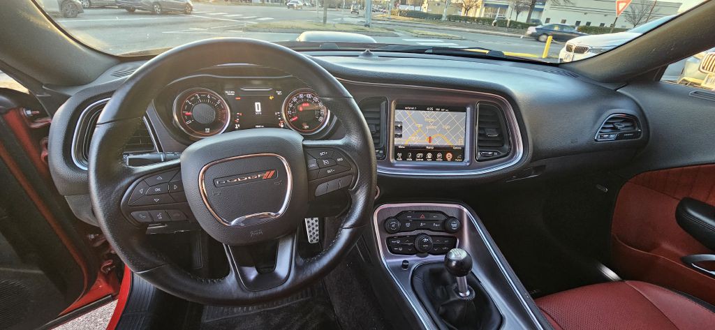 2016 Dodge Challenger Image 31