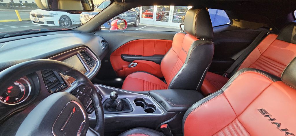 2016 Dodge Challenger Image 34