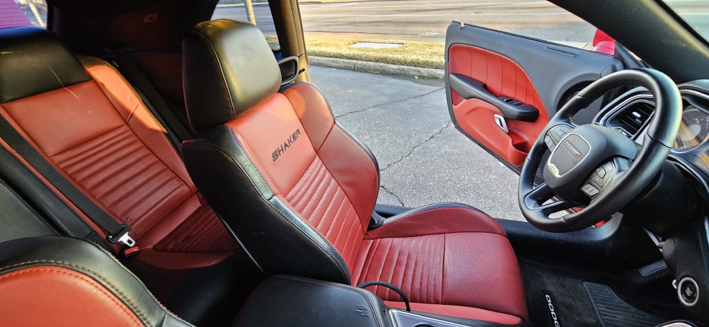 2016 Dodge Challenger Image 42