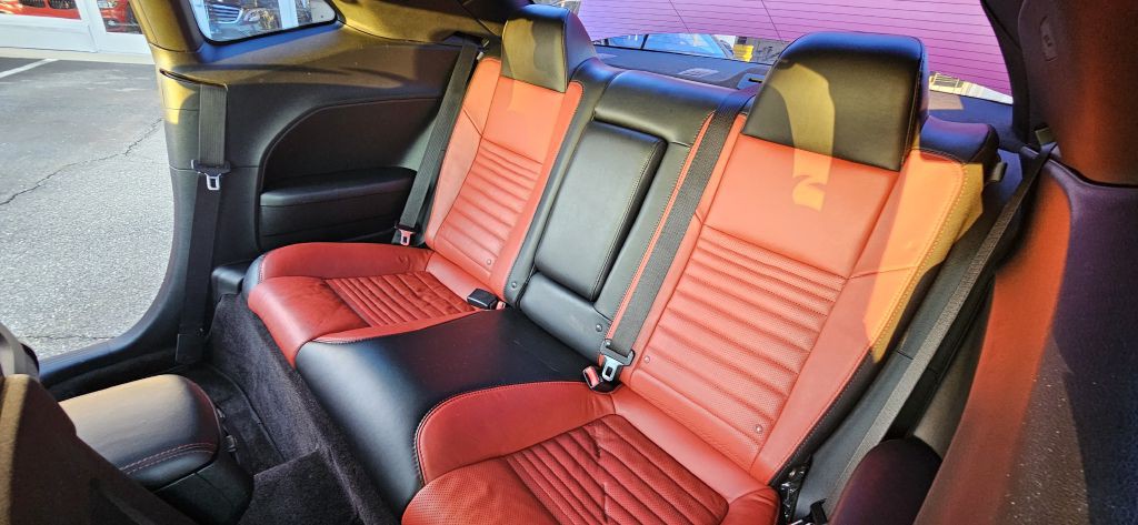 2016 Dodge Challenger Image 44