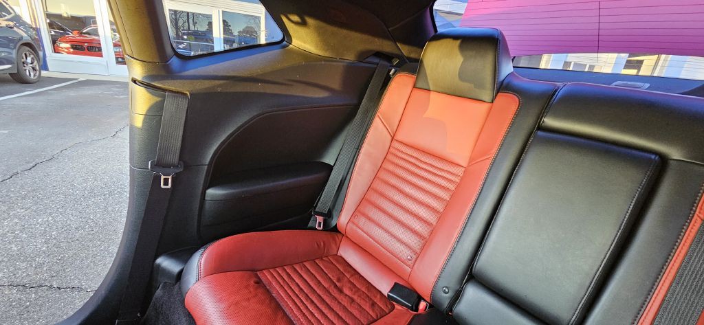 2016 Dodge Challenger Image 46