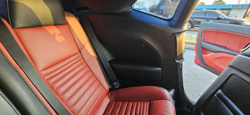 2016 Dodge Challenger Image 47