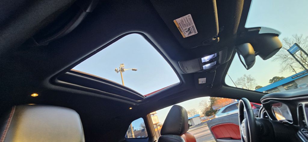 2016 Dodge Challenger Image 50