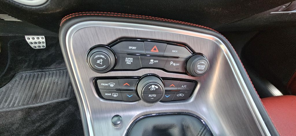 2016 Dodge Challenger Image 58