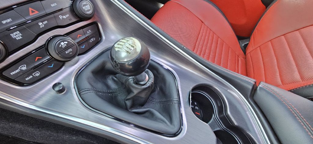 2016 Dodge Challenger Image 59