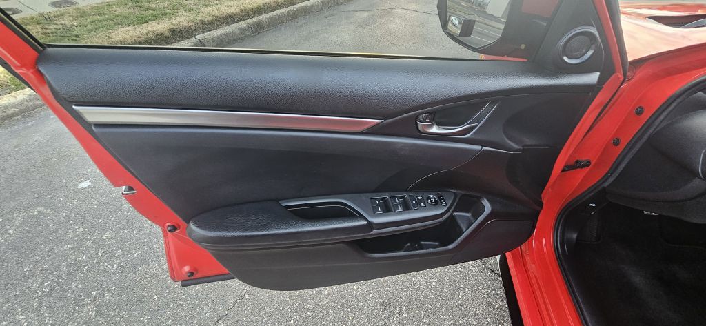 2020 Honda Civic Image 40