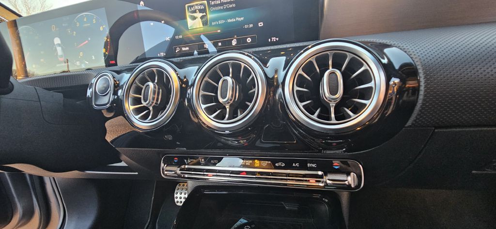 2021 Mercedes-Benz CLA-Class Image 41