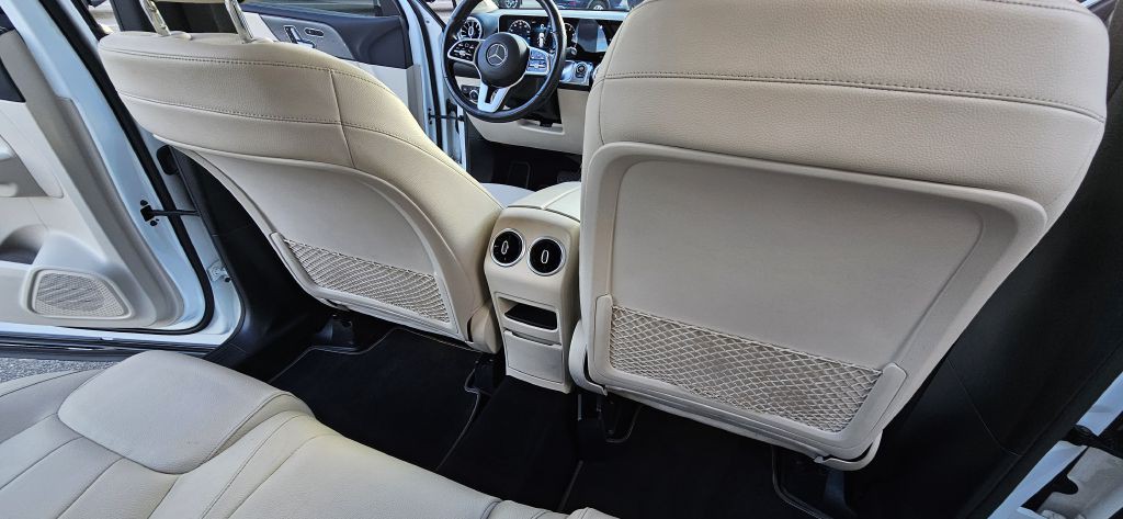 2021 Mercedes-Benz GLB Image 40