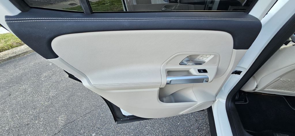 2021 Mercedes-Benz GLB Image 47