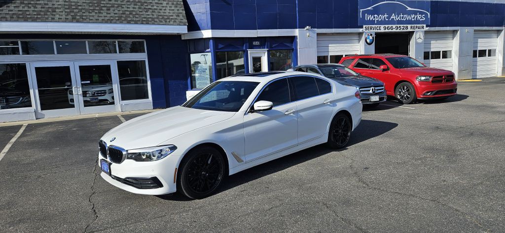 2019 BMW 5 Series Image 1