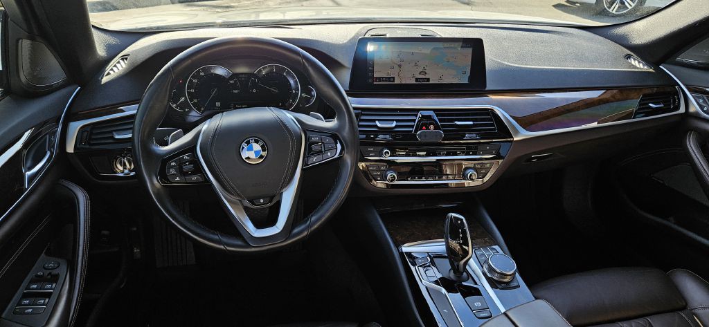 2019 BMW 5 Series Image 17