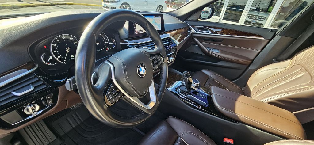 2019 BMW 5 Series Image 19