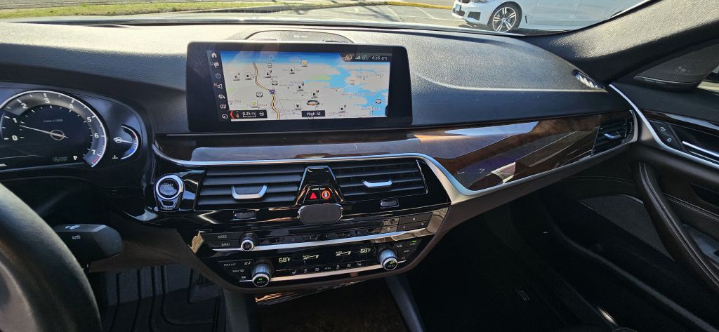 2019 BMW 5 Series Image 24