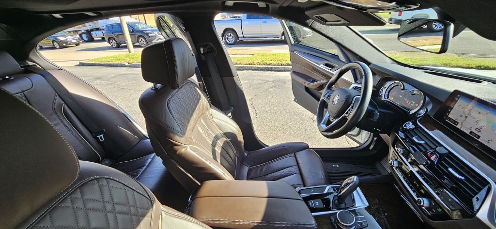 2019 BMW 5 Series Image 32