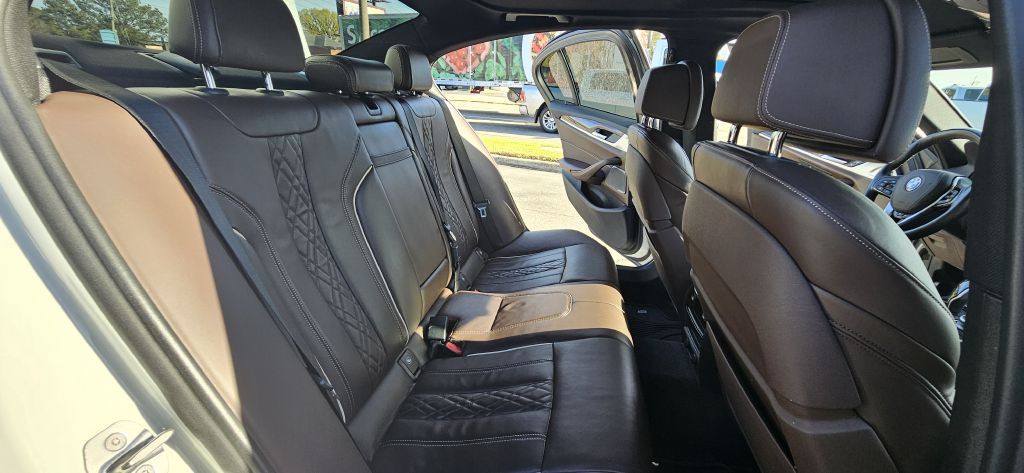 2019 BMW 5 Series Image 33