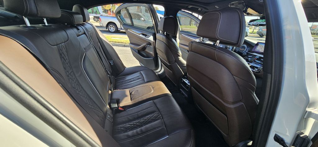 2019 BMW 5 Series Image 34