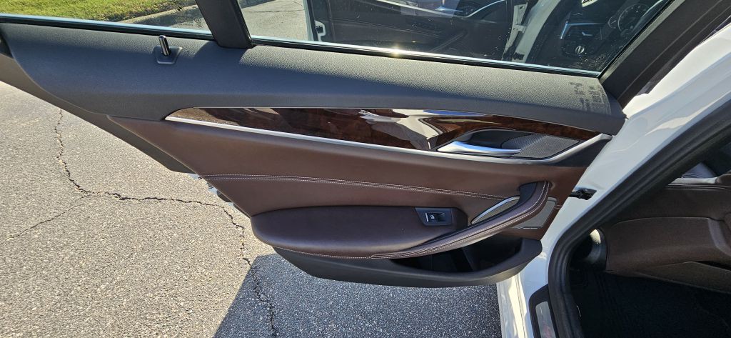 2019 BMW 5 Series Image 41