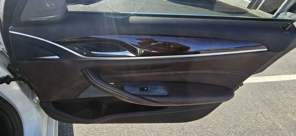 2019 BMW 5 Series Image 43