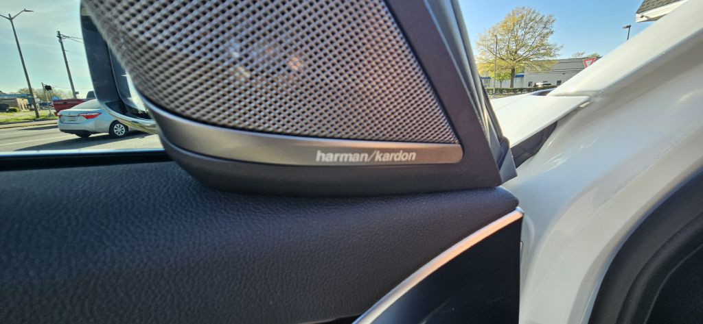 2019 BMW 5 Series Image 49