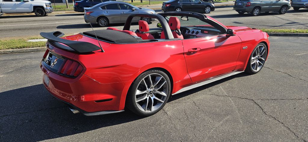 2017 Ford Mustang Image 8