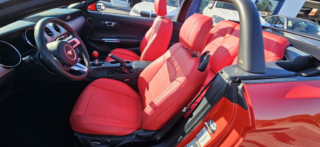 2017 Ford Mustang Image 26