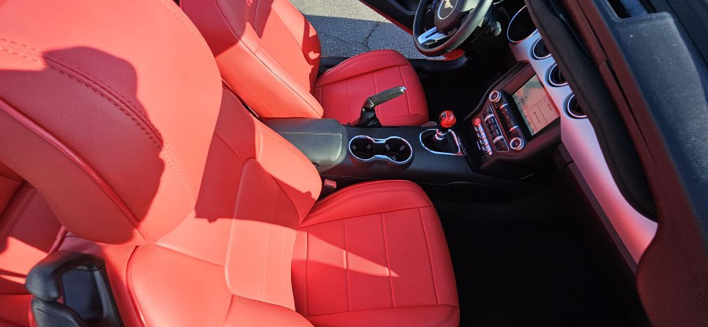 2017 Ford Mustang Image 31
